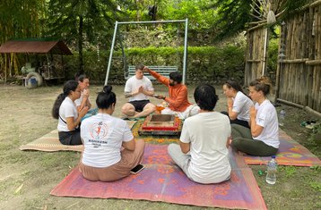 8 jours en retraite de yoga avec purification hindoue et guérison par le son à Rishikesh, Inde