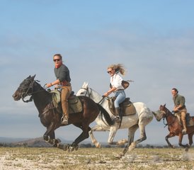 68 días de safari de elefantes en el Kilimanjaro y vacaciones a caballo en Tanzania - Photo 1