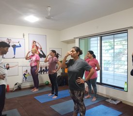 30 días de curso certificado intermedio de formación de profesores de yoga de 400 horas en Pune, India - Photo 4