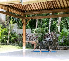 215 días de retiro de surf y yoga para familias en Canggu, Bali, Indonesia - Photo 1