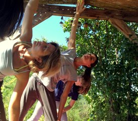 830 días de profesorado de yoga de 300 horas en Ardèche, Francia - Photo 1
