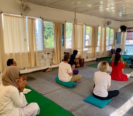 8 jours en retraite de yoga Murmures de l’Himalaya - un voyage sacré au cœur du Népal - Photo 3