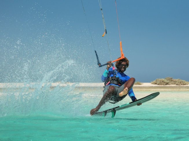 Kitesurfing in Laayoune Plage - El Marsa, El Marsa, Western Sahara - Kite  Jungle