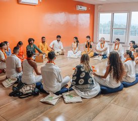 24 días profesorado de yoga Hatha y Vinyasa tradicional de 200 horas en Rishikesh, India - Photo 2