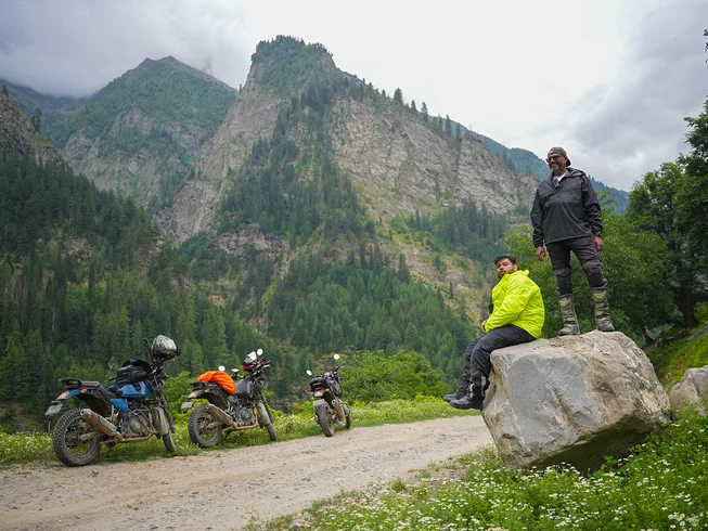 8 Day Guided Adventure Motorcycle Tour in the Pangi Valley, India photo 7