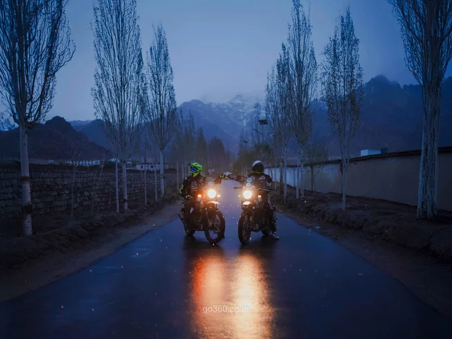 8 Day Leh to Leh With Umling La Pass Guided Motorcycle Tour in India photo 4