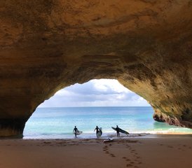 55 Tage Surf und Yoga Urlaub mit SUP und Kajakfahren in Al Karob Guia, Algarve, Portugal - Photo 1