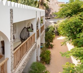 8 Tage Yoga Urlaub mit Kitesurfen oder Wing Foilen am Strand in Sansibar, Tansania - Photo 2