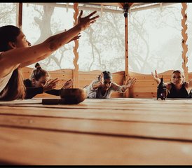 17 días de curso intensivo certificado de yoga de 40 horas con meditación y pranayama en Órgiva, España - Photo 1