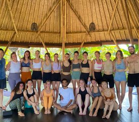 Formación de profesorado de yoga Vinyasa de 200 horas: online a tu ritmo y 11 días presencial en Bali, Indonesia - Photo 4