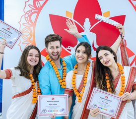 25-Daagse 200-Urige Hatha, Ashtanga-Vinyasa Yoga Docentenopleiding met Ayurveda en Klankheling in Rishikesh, India - Photo 3