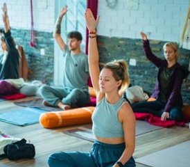 835 jours en formation de professeur de yoga vinyasa, ashtanga et hatha 500h à Rishikesh, Uttarakhand, Inde - Photo 1