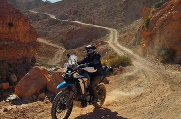 8 días de expedición por Marruecos: tour guiado en moto