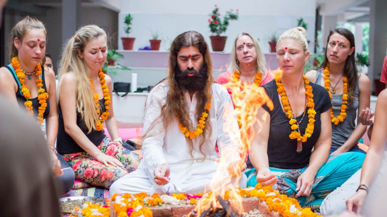 Humming Bee International Yoga School Hero image