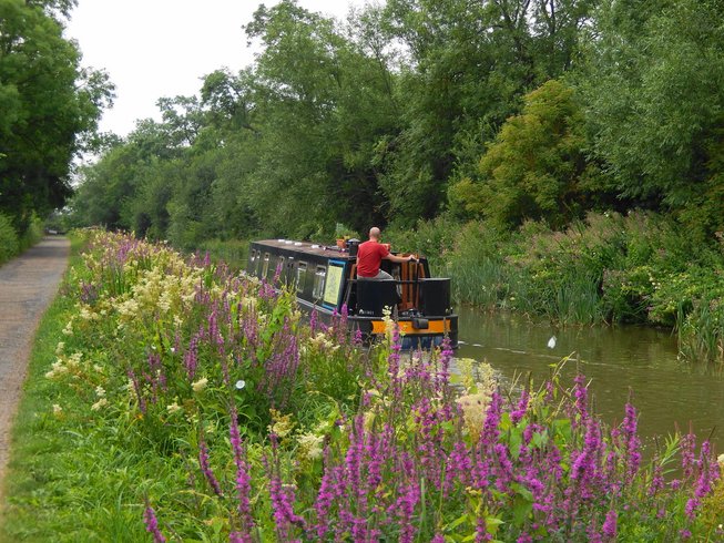 3 Days Narrowboat Meditation and Yoga Retreat Weekend in ...