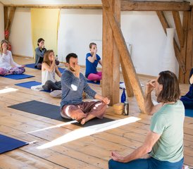 5 jours de stage de yoga Jivamukti Yin-Yang pour retrouver l'équilibre à Obernberg, Tyrol, Autriche - Photo 2