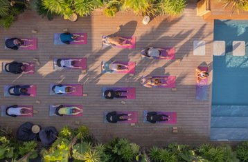 4 días de retiro de yoga, surf, quietud y vida con alma con The Salty en Peniche, Portugal
