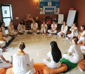 428 Tage 300-Stunden Yogalehrer Ausbildung in Rishikesh, Indien - Photo 1