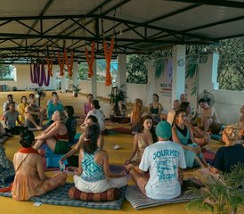 7 días de profesorado de yoga multiestilo con yoga aéreo de 50 horas en Goa, India - Photo 2