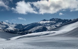 Auvergne-Rhône-Alpes Retreats und Reisen