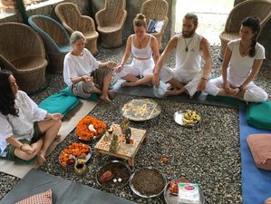 24 Tage 200-Stunden Ashtanga Yogalehrer Ausbildung in Rishikesh, Uttarakhand