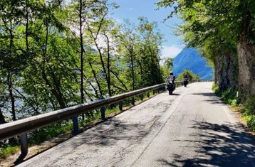 12-tägige Premium-geführte Motorradreise durch die Westalpen in Italien und Frankreich: Langhe, Route des Grandes A