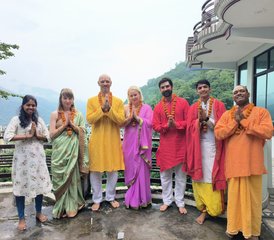 Formation de 28 jours (200 heures) pour devenir professeur de méditation Kundalini et de yoga à Rishikesh, en Inde - Photo 3