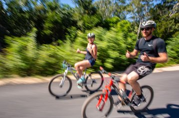 1-Daagse Cenote Trail Begeleide Fietstocht nabij Tulum Mexico Drie Cenotes Zipline en Kanoën