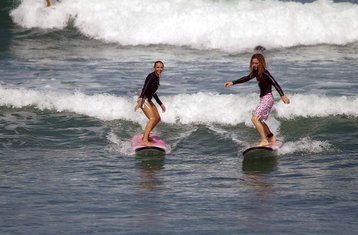 8 días de campamento de surf y yoga con estancia en Canggu, Bali, Indonesia