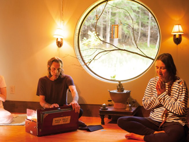 8 Days Jivamukti Yoga Retreat New York Usa Bookyogaretreats Com