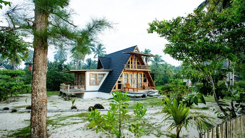 8 Day Tranquil Surf Trip with Beachfront Bungalows and World-Class Waves in Mentawai, Indonesia