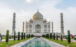 Agra Retreats & Trips