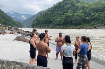 6 días en un relajante retiro de yoga y meditación en Rishikesh, India