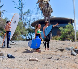 8 días de ambiente veraniego infinito: surf todos los días con yoga y cenas en grupo en Tenerife, España - Photo 3