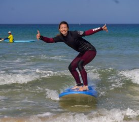 5 Tage Anfängerfreundliches Surf- und Yoga-Retreat in Peniche, Portugal - Photo 5