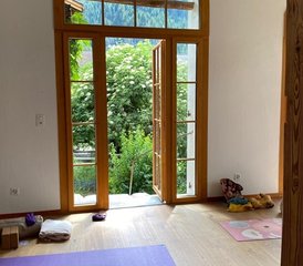 Yoga & Frauengesundheit – Entspannung, Energie & Wissen - Photo 2