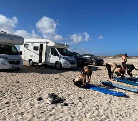 98 días de campamento de surf en Fuerteventura, España con experiencia vanlife - Photo 1