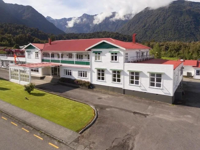 13 Day Guided New Zealand Adventure - The "Southern Loop" includes Bike Hire photo 10