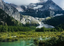 Sichuan Retreats und Reisen