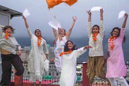 9 días de formación de profesorado de yoga preconcepcional, prenatal y postnatal de 85 horas en Rishikesh, India
