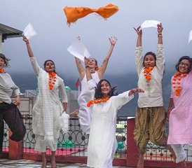79 días de formación de profesorado de yoga preconcepcional, prenatal y postnatal de 85 horas en Rishikesh, India - Photo 1
