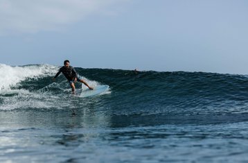 7 Tage Eco Surf Camp für Surfer der Mittelstufe in Máncora, Peru