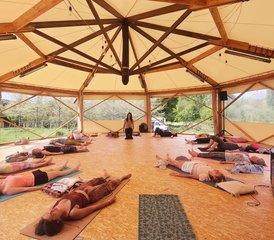 87 jours en stage de yoga et féminin sacré avec Lea Yogalaia, au Pays Basque, France - Photo 1