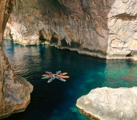 33 días de formación y 25 horas para profesores de SUP Yoga en Sliema, Malta - Photo 1
