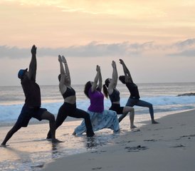 522 días de profesorado de yoga de 200 horas multiestilo en Varkala, Kerala, India - Photo 1