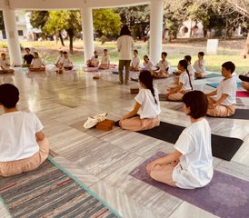 26 jours-200h en formation de professeur de hatha yoga authentique avec ayurvéda dans un ashram à Rishikesh, Inde - Photo 4