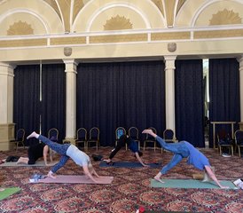 3 jours en stage de pleine conscience et yoga avec bain sonore à Buxton, Angleterre, Royaume-Uni - Photo 4