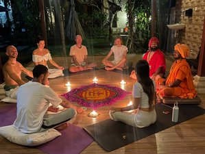 24 Tage 200-Stunden Tantra und Kundalini Yogalehrer Ausbildung im Pokhara-Tal