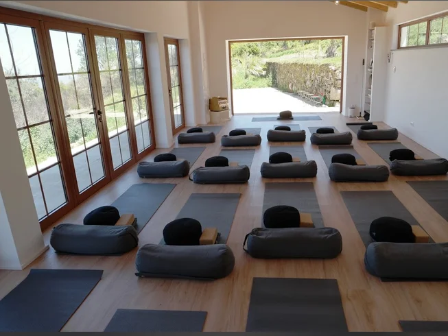 8 Days VIBE & THRIVE Yoga Retreat with Meditation and Sound Baths in Monchique, Algarve