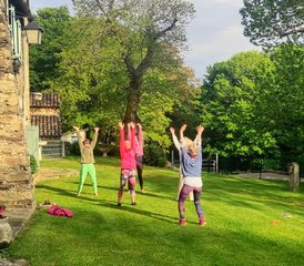 44 jours en stage de yoga et randonnée dans la Montagne Noire, près de Carcassonne, France - Photo 1